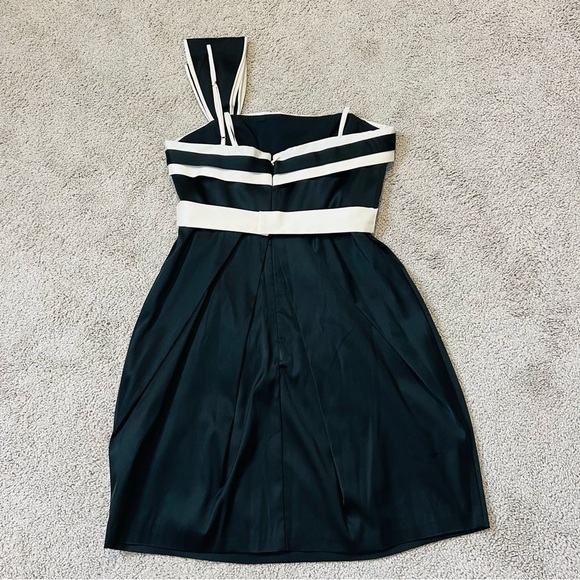 NWT! BCBG Maxazria Black Stretch Satin One-Shoulder Cokctail Dress. Size 6. - Picture 8 of 15